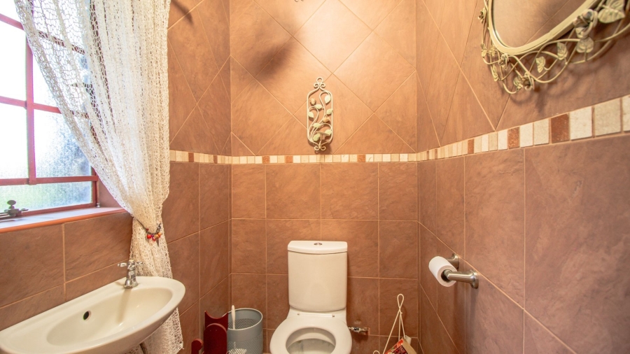 4 Bedroom Property for Sale in Olifantsnek North West